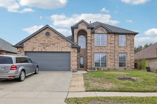 2708 White Rock Dr, Fort Worth, TX, 76131-2046 | Card Image