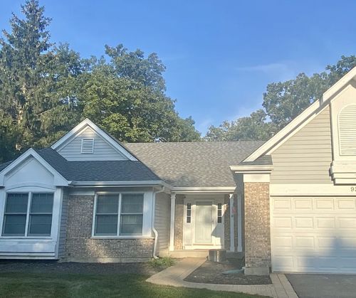 925 Hartford Dr, Gurnee, IL, 60031-4052 | Card Image