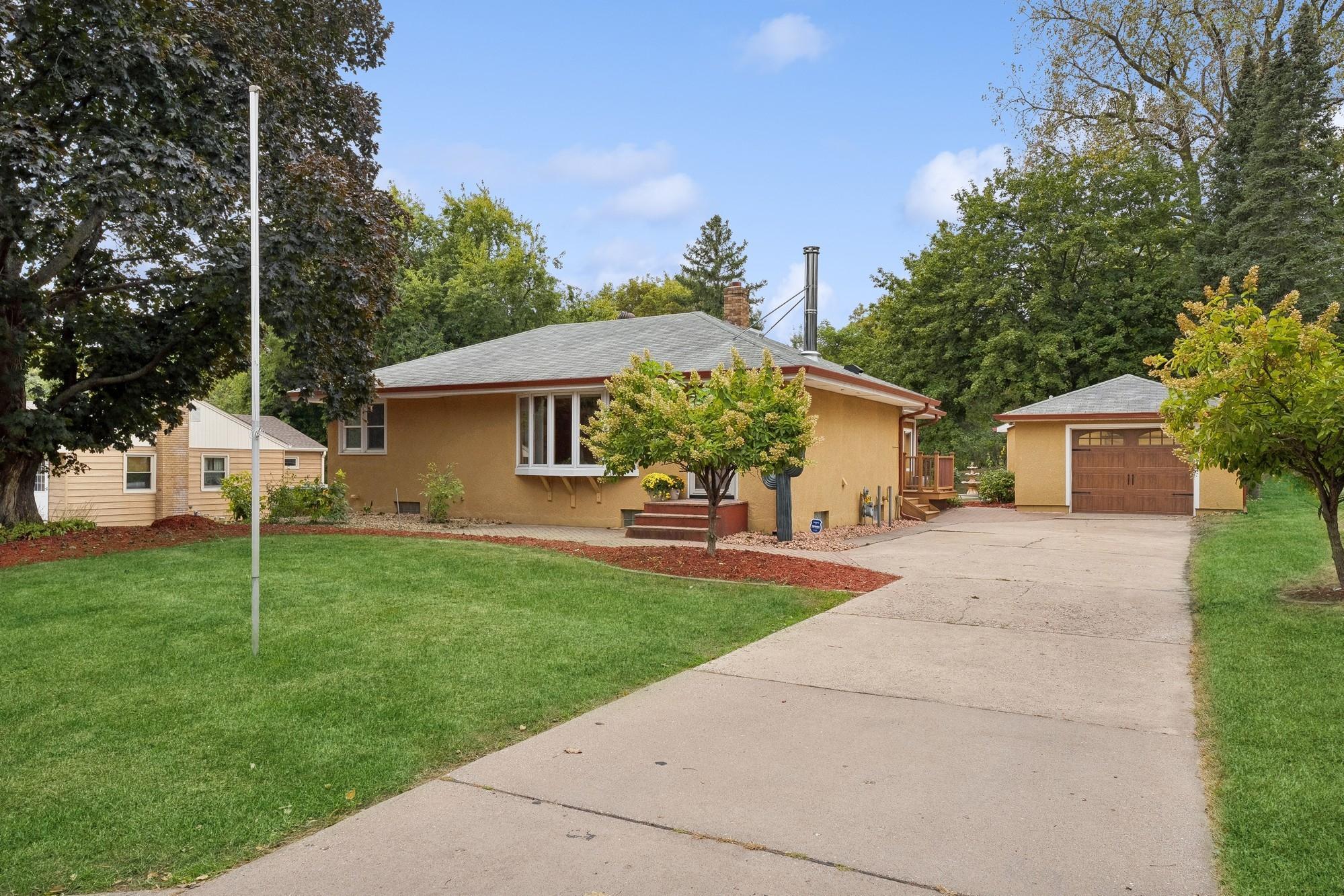 Avon St, Saint Paul, MN 55113