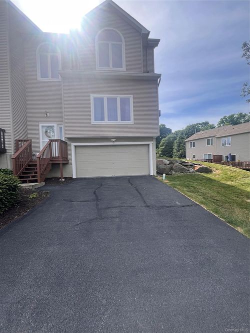 10 Rockridge Dr, Highland Mills, NY, 10930-6820 | Card Image