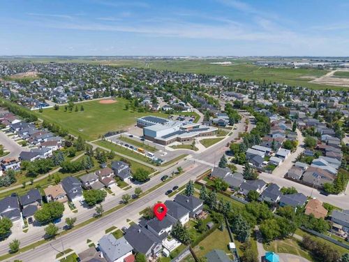 690 Coventry Dr Ne, Calgary, AB, T3K4M3 | Card Image