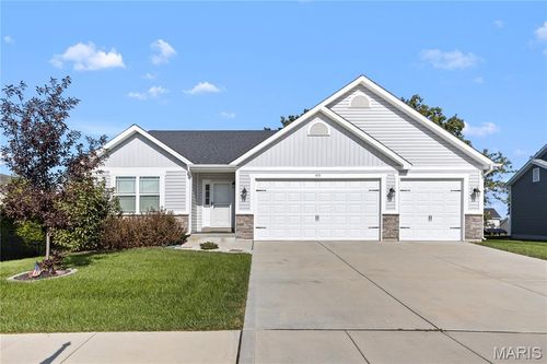 415 Knothole Ln, Wentzville, MO, 63385-2152 | Card Image