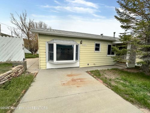 301 La Paloma Dr, Rawlins, WY, 82301-5113 | Card Image