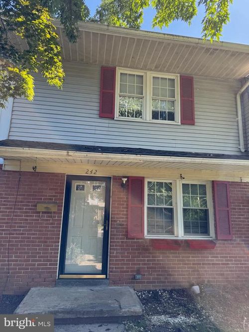242 Cameron St, BERRYVILLE, VA, 22611-1142 | Card Image