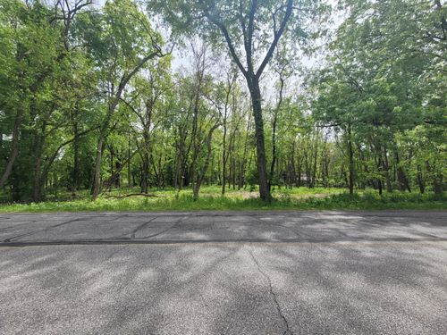 594 W Division Rd, Valparaiso, IN, 46385-9091 | Card Image