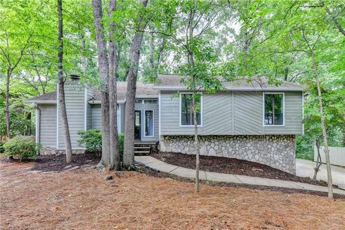 5100 Forest Mist Dr Se, smyrna, GA, 30082-4100 | Card Image