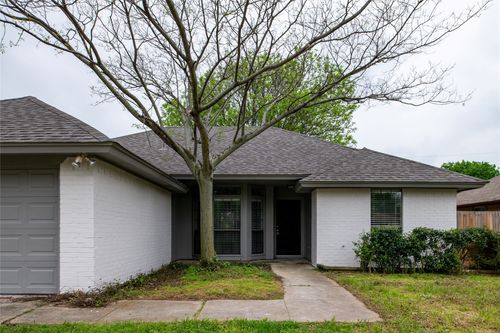 709 Parkview Dr, Burleson, TX, 76028-4009 | Card Image