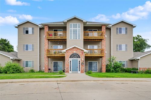 unit-5-2824 Triple Crown Ln, Iowa City, IA, 52240-7237 | Card Image