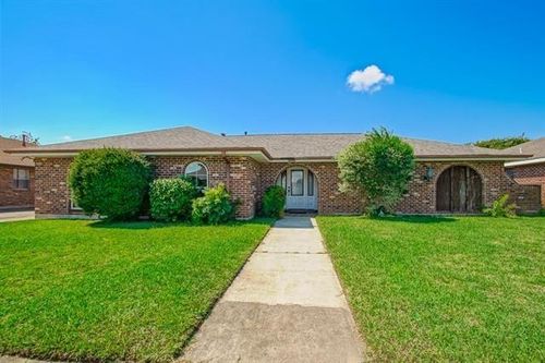 1208 Giuffrias Ave, Metairie, LA, 70001-3653 | Card Image