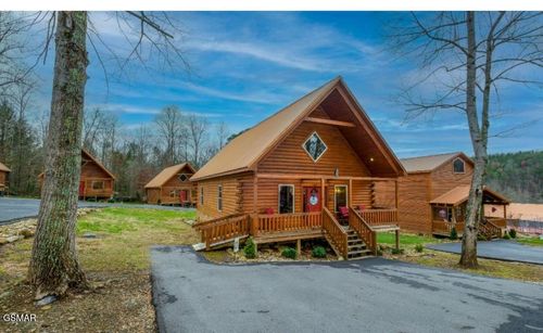 124 White Oak Way, Gatlinburg, TN, 37738-6256 | Card Image