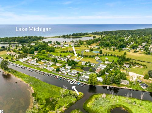 3316 Lakeland Dr, Arcadia, MI, 49613-9776 | Card Image