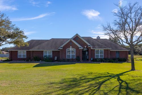 715 County Road 346, El Campo, TX, 77437-6716 | Card Image