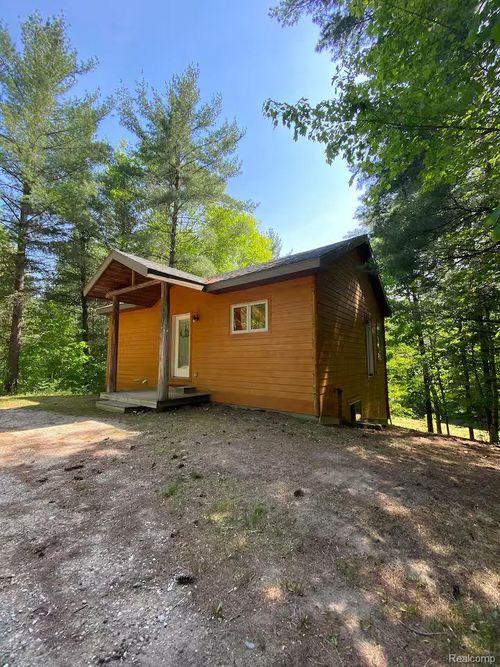 2205 Sugar Woods Trl, Gladwin, MI, 48624-7028 | Card Image