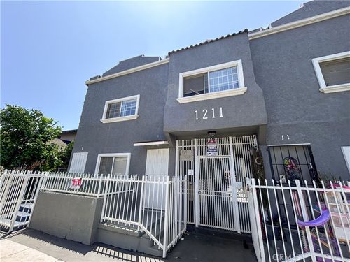 1211 Hoffman Ave, Long Beach, CA, 90813-3784 | Card Image
