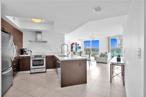 3904-250 Sunny Isles Blvd, Sunny Isles Beach, FL, 33160-4661 | Card Image