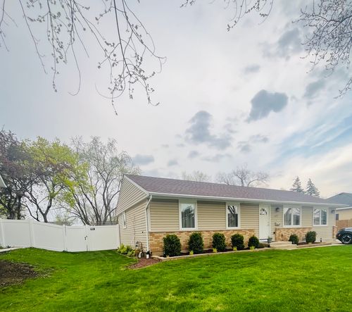 621 Hayward Ave, Streamwood, IL, 60107-3106 | Card Image