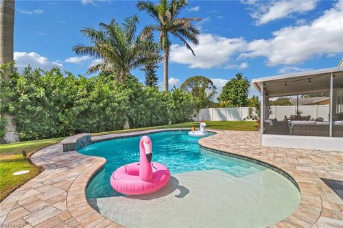 2680 Longboat Dr, NAPLES, FL, 34104-3382 | Card Image
