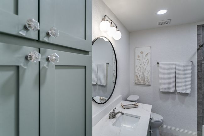 854 E Wall St, House other with 3 bedrooms, 2 bathrooms and null parking in Grapevine TX | Image 23