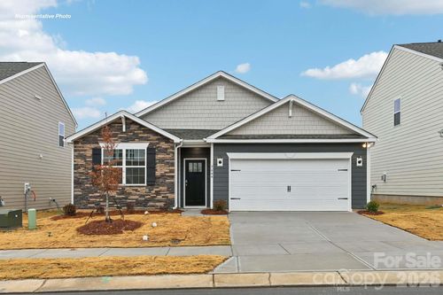 5018 Shallow Brook Dr, Charlotte, NC, 28215-9551 | Card Image