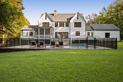 2617 Sailview Way, Hermitage, TN, 37076-1494 | Card Image