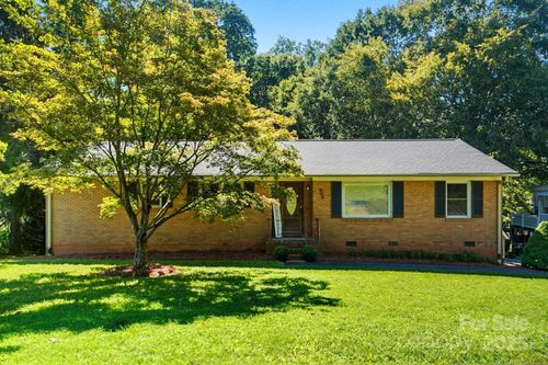 305 Rankin Ave, Lowell, NC, 28098-1225 | Card Image