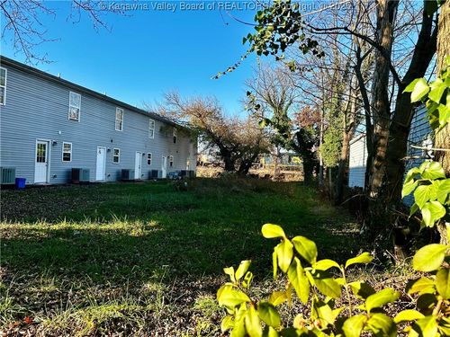 1712 8th Ave, Huntington, WV, 25703-1704 | Card Image