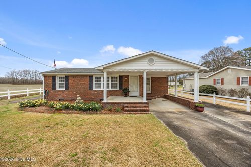 437 E Kornegay St, Dover, NC, 28526-9413 | Card Image