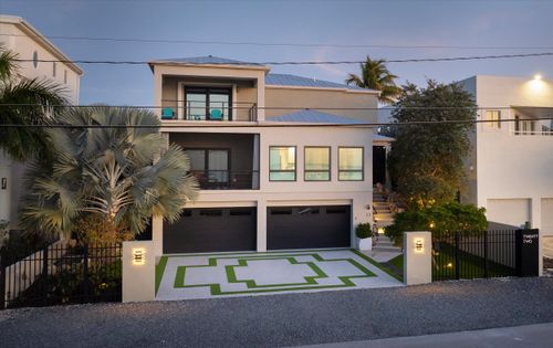 22 Floral Ave, Key West, FL, 33040-6243 | Card Image