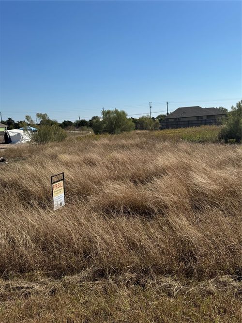 109 Bianca Cir, Del Valle, TX, 78617-2647 | Card Image