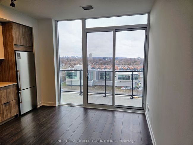 906 - 5 Defries St, Condo with 2 bedrooms, 1 bathrooms and null parking in Toronto ON | Image 4