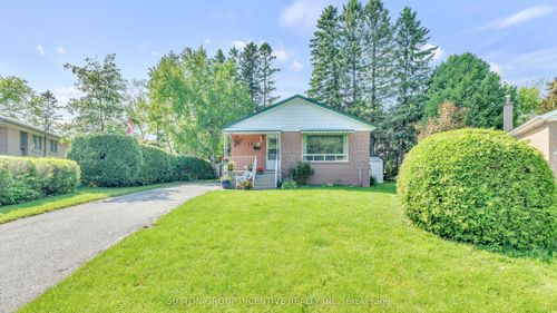 8 Webster Dr, Aurora, ON, L4G2A5 | Card Image