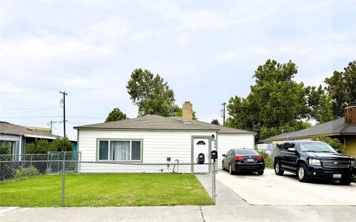 308 N 12th Ave, Pasco, WA, 99301-5447 | Card Image