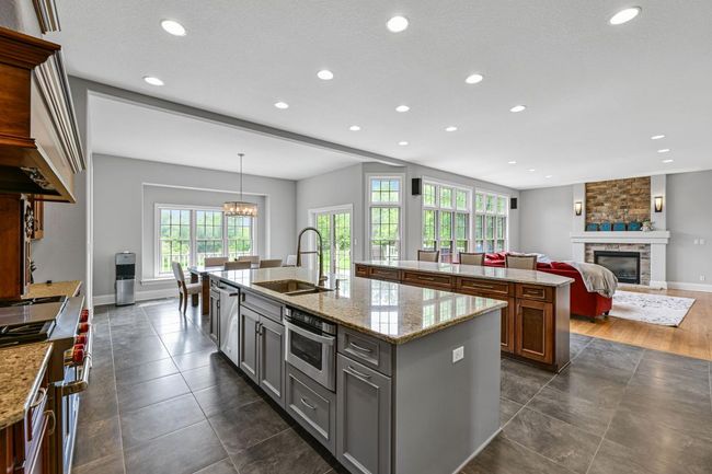 W292S5474 Fox Run Court, House other with 4 bedrooms, 4 bathrooms and null parking in GENESEE WI | Image 5