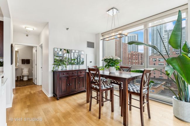 APT-704 - 200 W Grand Ave, Condo with 2 bedrooms, 2 bathrooms and 1 parking in CHICAGO IL | Image 8