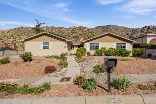 3504 Camino De La Sierra Ne, Albuquerque, NM, 87111-5508 | Card Image