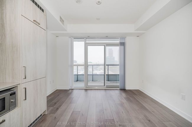 717 - 10 Honeycrisp Cres, Condo with 0 bedrooms, 1 bathrooms and null parking in Vaughan ON | Image 17
