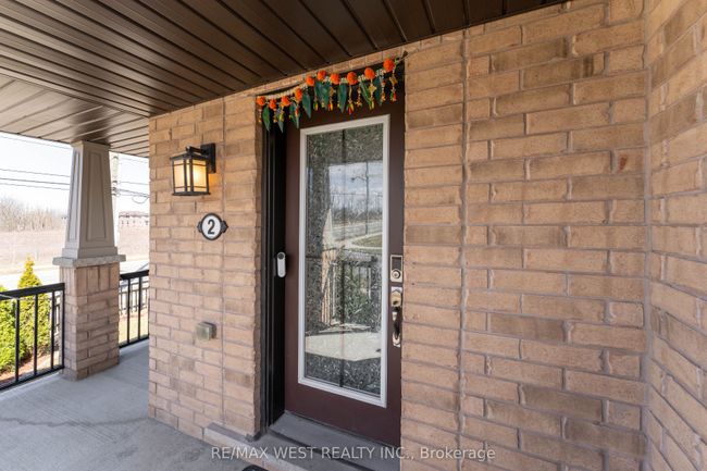 2 Scarletwood St, House attached with 3 bedrooms, 3 bathrooms and 1 parking in Stoney Creek ON | Image 4