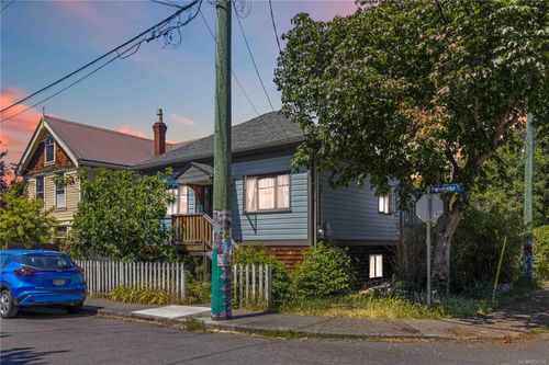 1334 Pembroke St, Victoria, BC, V8R1V4 | Card Image