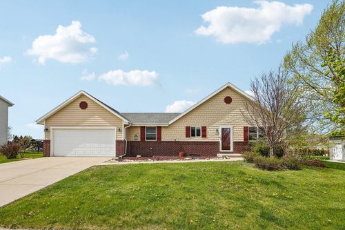 1112 Durango Drive, Hartford, WI, 53027 | Card Image
