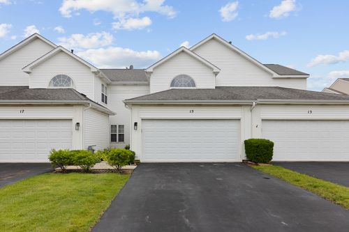 15-15 S Barton Trl, Batavia, IL, 60510-7627 | Card Image