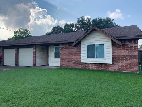 1110 E Rutgers Ln, Deer Park, TX, 77536-6536 | Card Image