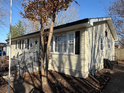 1812 Circle Dr, Bedford, IN, 47421-3910 | Card Image