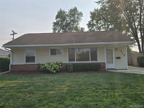 535 Lytle Pl, Garden City, MI, 48135-2679 | Card Image