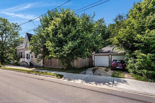 146 Westminster Dr S, Cambridge, ON, N3H1S8 | Card Image