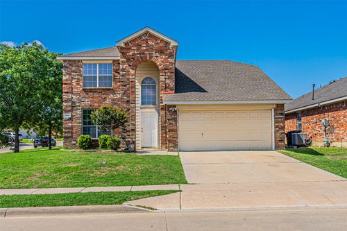 1301 Hennessey Ct, Fort Worth, TX, 76131-5440 | Card Image