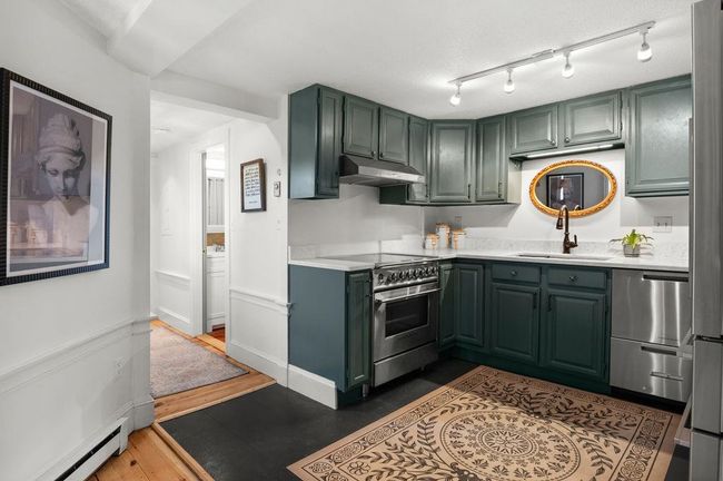 APT-5 - 13 Grove St, Condo with 3 bedrooms, 2 bathrooms and null parking in Kennebunk ME | Image 8