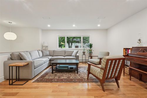 39 Roe Ave, Cornwall On Hudson, NY, 12520-1403 | Card Image
