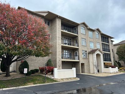 2A - 18630 Pine Lake Drive, Condo with 2 bedrooms, 2 bathrooms and 1 parking in Tinley Park IL | Image 2