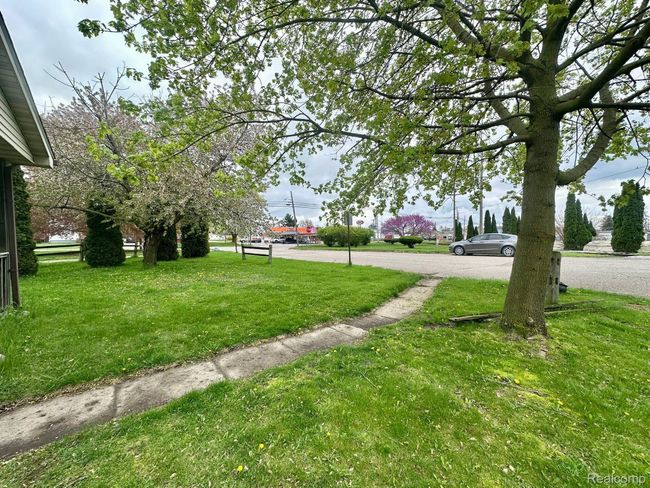 1 1 St St, House other with 3 bedrooms, 1 bathrooms and null parking in Yale MI | Image 36