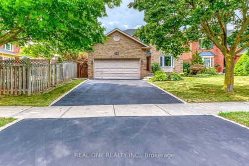 1237 Woodview Dr, Oakville, ON, L6M2M5 | Card Image